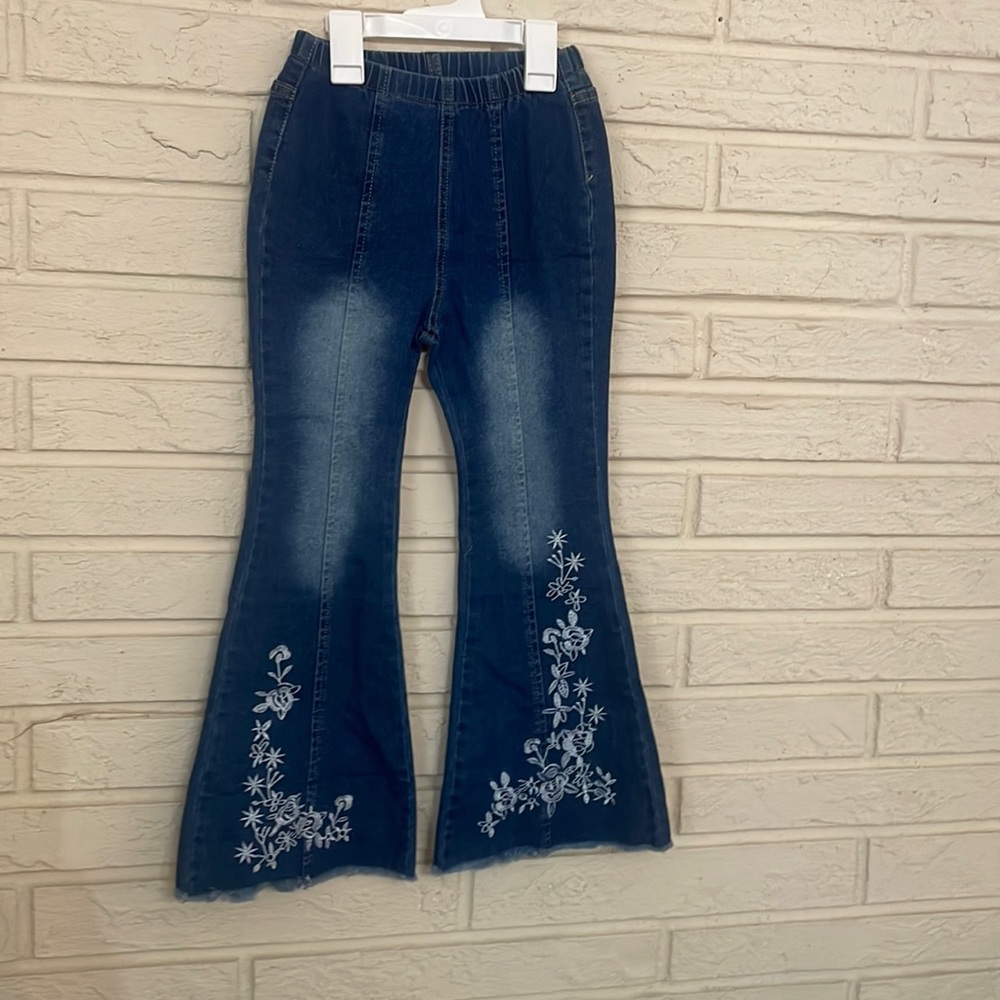 Size 7/8 blue Jean bell bottoms girls never worn!